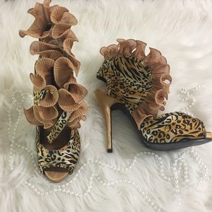 Wild Rose Leopard Peep-toe High-heeled Pumps